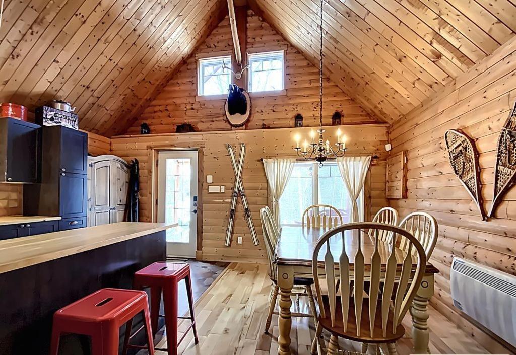 Le Refuge Au Mont Comi Chalet